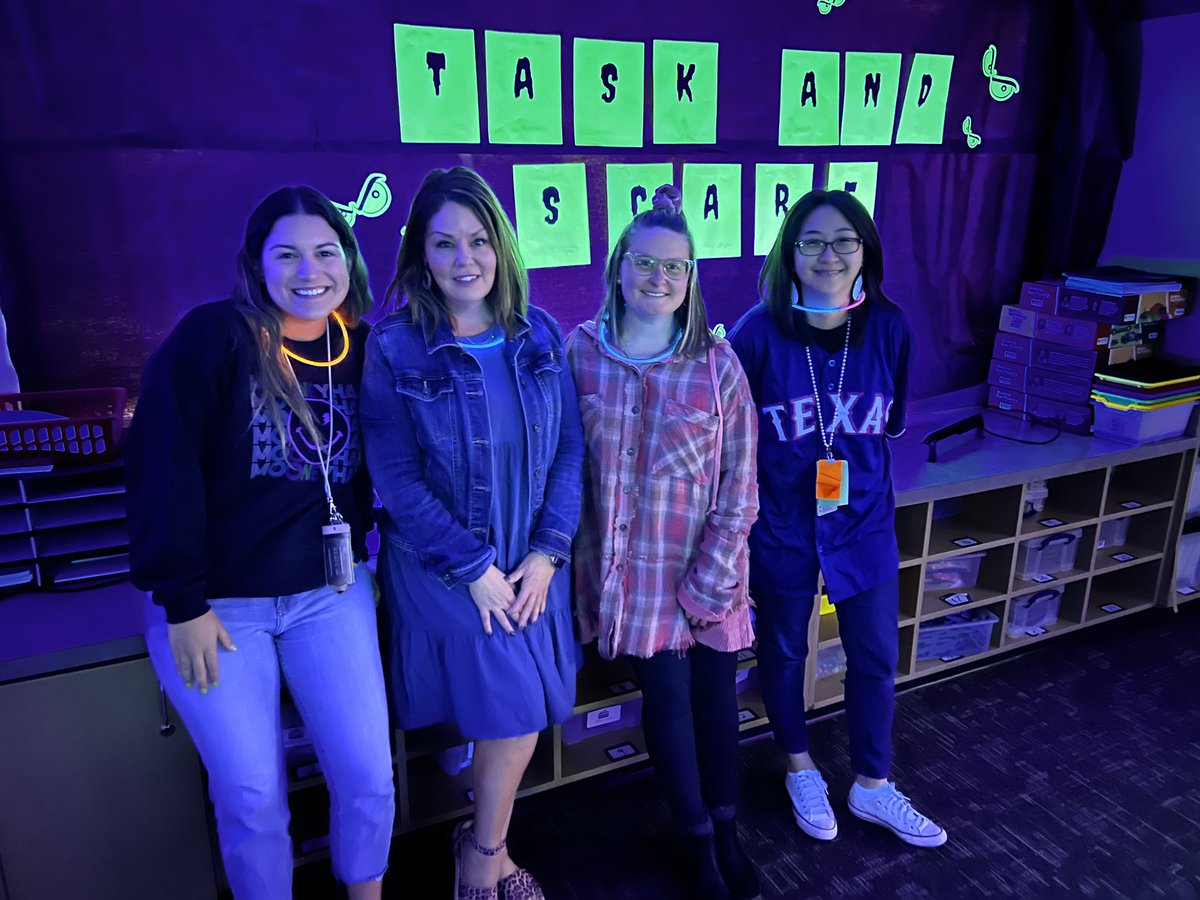 MindiGilder's tweet photo. Things got a little “spooky” in the coaches corner today as these awesome 3-5 teachers learned and explored all about Task and Share structures to incorporate in the classroom! @MooneyhamElem https://t.co/N2edbOPs0O