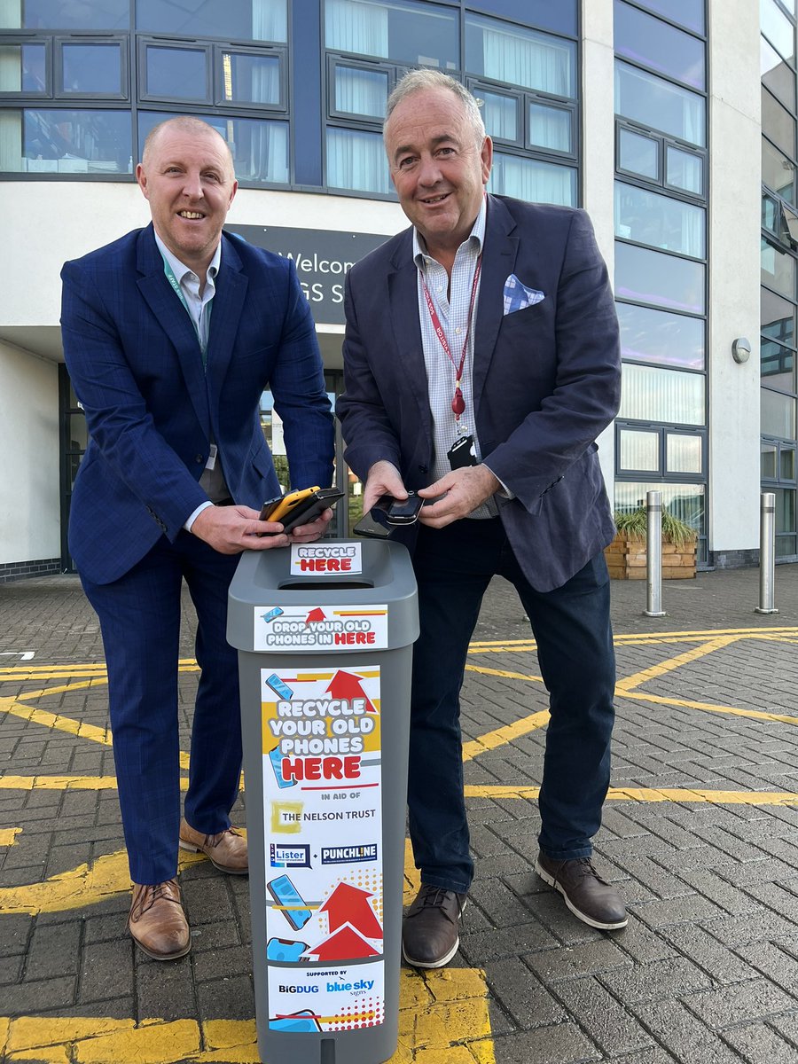 Mark Owen tweet media