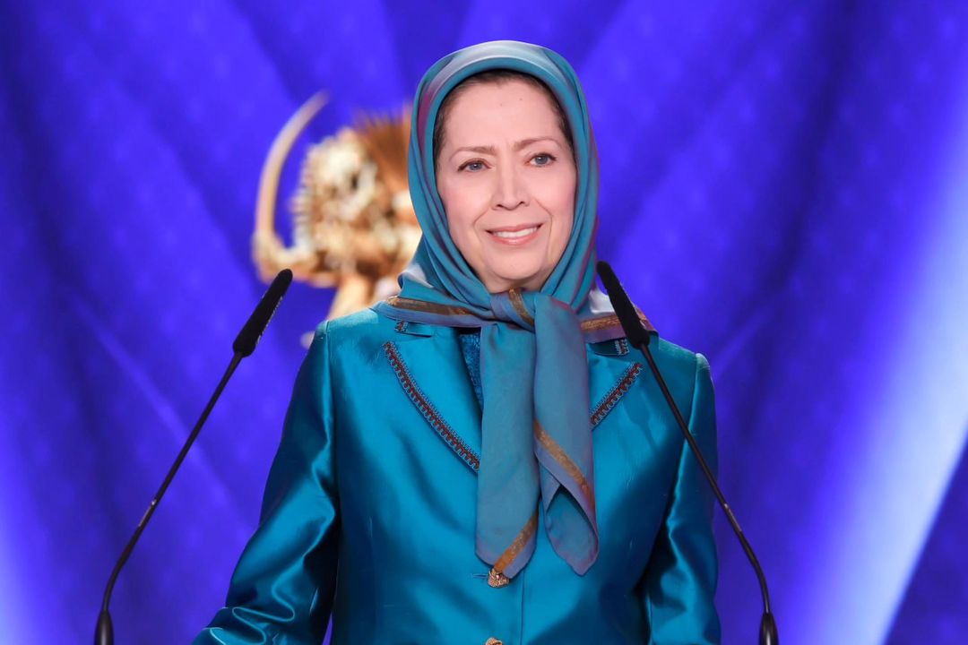 #مریم_رجوی:
این آلترناتیوی است که ریشه‌هایش در یک نبرد بی‌امان و طولانی با استبداد دینی محکم شده است.نیرویی که در مقابل یک فاشیسم دینی ایستاده، خودش را سازمان داده طرح و برنامه داشته و قیمت ایستادگی را روز به ‌روز پرداخته است #قیام_تا_سرنگونی 
 #NCRIAlternative
 #نه_به_مماشات