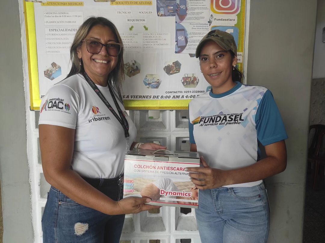 FundaselaraO's tweet image. #4Oct Siguiendo los lineamientos de la presidenta de Fundasel, Lcda. Carolina Anuel, la gran familia de la fundación  hacen entregas de ayudas sociales y técnicas beneficiando al pueblo de Lara. 

#SomosMayoríaDePaz

@NicolasMaduro
@AdolfoP_Oficial
@gobiernodelara
@Dsociallara01