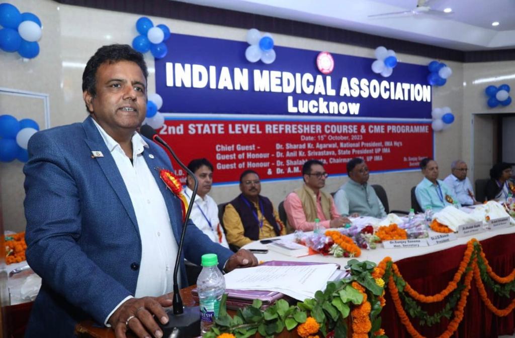 IMAIndiaOrg's tweet image. Yesterday I.e 15th october, National President IMA, Dr. Sharad Kumar Agarwal, inaugurated two significant additions to the IMA Lucknow Building: a state-of-the-art Blood Bank and a comfortable Guest House. The Blood Bank will play a crucial role in meeting the growing demand for