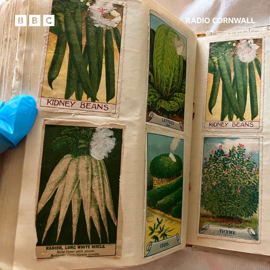 BBCCornwall's tweet photo. Have you ever kept a diary? #Lanivet farmer John James Morris wrote a regular journal of his life between 1913 - 1981. The 42 volumes were saved from a skip! Now they're being handed over to @kresenkernow😲
Tune into @ChurchfieldJE at #Breakfast for the full story https://t.co/gqx07ixyAc