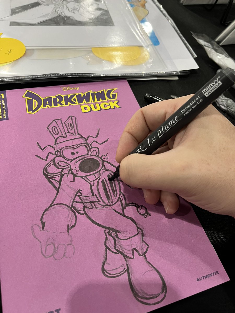 Inking with <a href="/marvyuchida/">Marvy Uchida</a> at #newyorkcomiccon 
#darkwingduck #disney