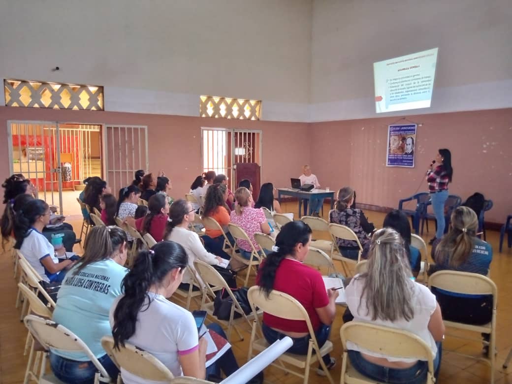 13/10/23.. Se realiza Formación para Coordinadores de Formación Docente, organización PEIC y Calendario Territorial, Muestras institucionales de cartografía Social #comunalizacionUnem <a href="/Berzabethg1/">Berzabethgandicaoficial</a> <a href="/cdceayacucho/">CDCE Municipio Ayacucho</a> <a href="/CDCETachira/">CDCE Táchira</a> @MPPEDUCACION <a href="/_LaAvanzadora/">Yelitze Santaella</a>