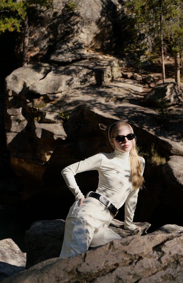 mott_50's tweet image. Exploring Nature Without Worrying About Sunburns #AlwaysProtected #AlwaysUPF50+ 🤍🤎