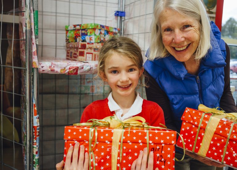 With Hamper Scamper, you can pledge to a specific child in need and gift them that one special present they want the most this Christmas! 🎁🌠Sign up to help out: ow.ly/1CsJ50PTn1F #GiveBack #MakeADifference #Christmas #ChristmasGiving #WeAreCCP #Charity #ChristmasSpirit