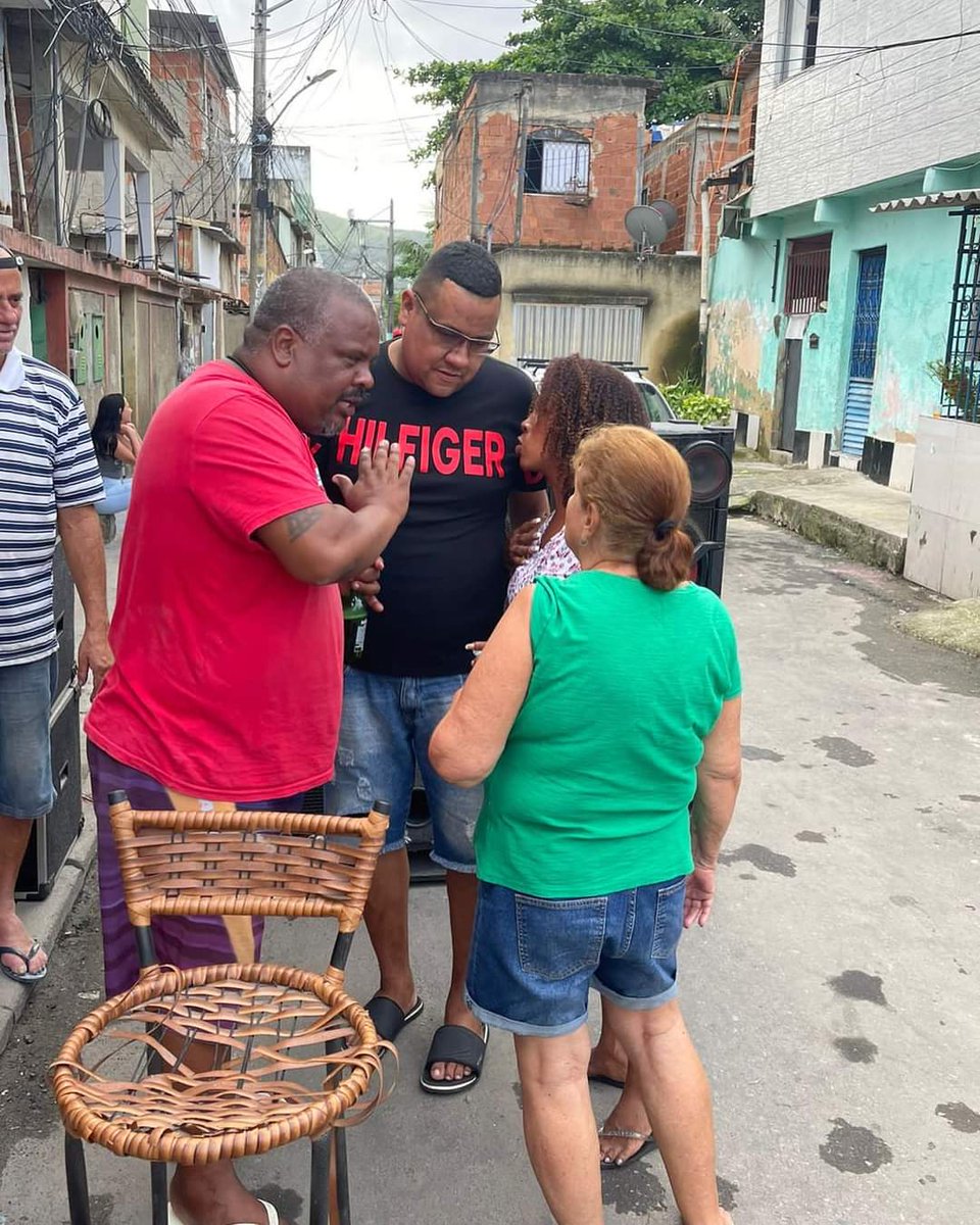 vereadorvinny's tweet photo. Ontem estive presente na festa das Crianças, na rua Durvalina no bairro da Chatuba. Parabéns aos meus amigos Gabriele e Marcelo, pela linda festa.
Agradecendo também meu amigo e irmao Bruno Douradinho por me ajudar nesse obrigado.

#AGORAÉNÓS
#OSONHONÃOACABOU https://t.co/97cK9LWibj