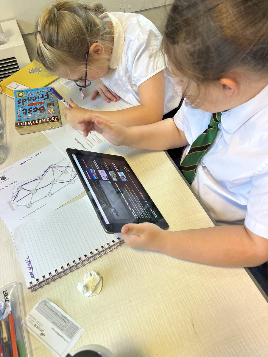 CCAYear422's tweet image. We have been learning about network connections and the role of a router today in Computing! #computingcurriculum #teachcomputing @ChristAcad
