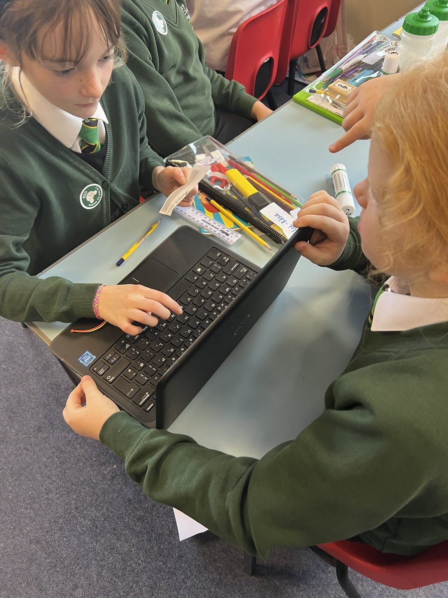 CCAYear422's tweet image. We have been learning about network connections and the role of a router today in Computing! #computingcurriculum #teachcomputing @ChristAcad