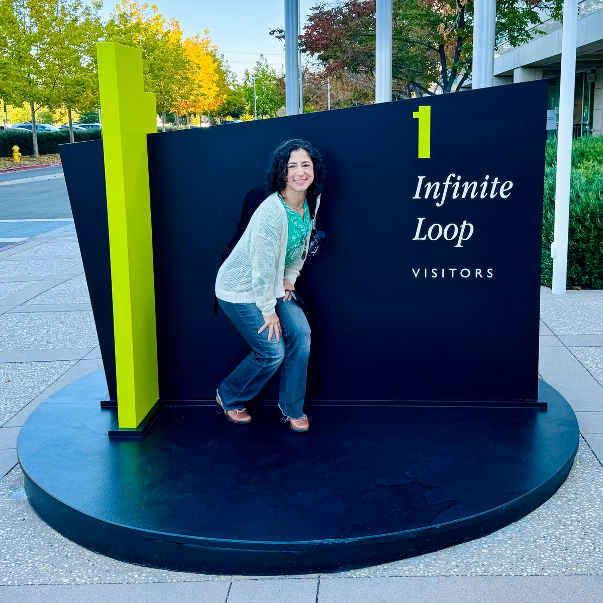 Sommer's tweet image. 3rd time’s the charm, right?

Excited to be back at Apple as an EM on the SwiftUI team!