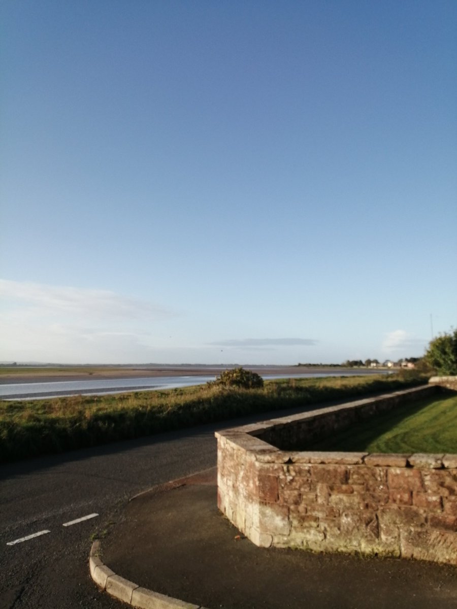 Greenvanman009's tweet photo. #SaturdayMorning on the #Solway. #Sunny and fresh, just the way I like it. 🌞🥶 #Cumbria #MyOfficeView https://t.co/QwjcHm5aZB
