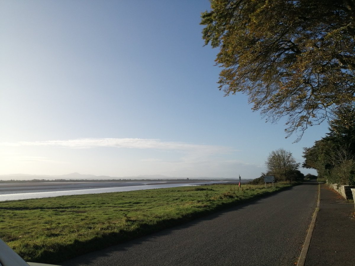 Greenvanman009's tweet photo. #SaturdayMorning on the #Solway. #Sunny and fresh, just the way I like it. 🌞🥶 #Cumbria #MyOfficeView https://t.co/QwjcHm5aZB