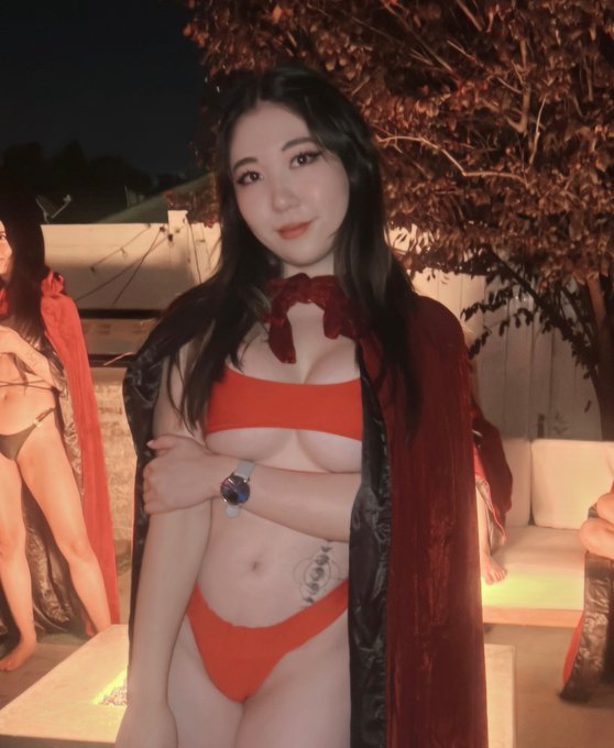 hey kid wanna join us by the fire?promise to keep you warm ❤️ https://t.co/ApmhKVmZKO