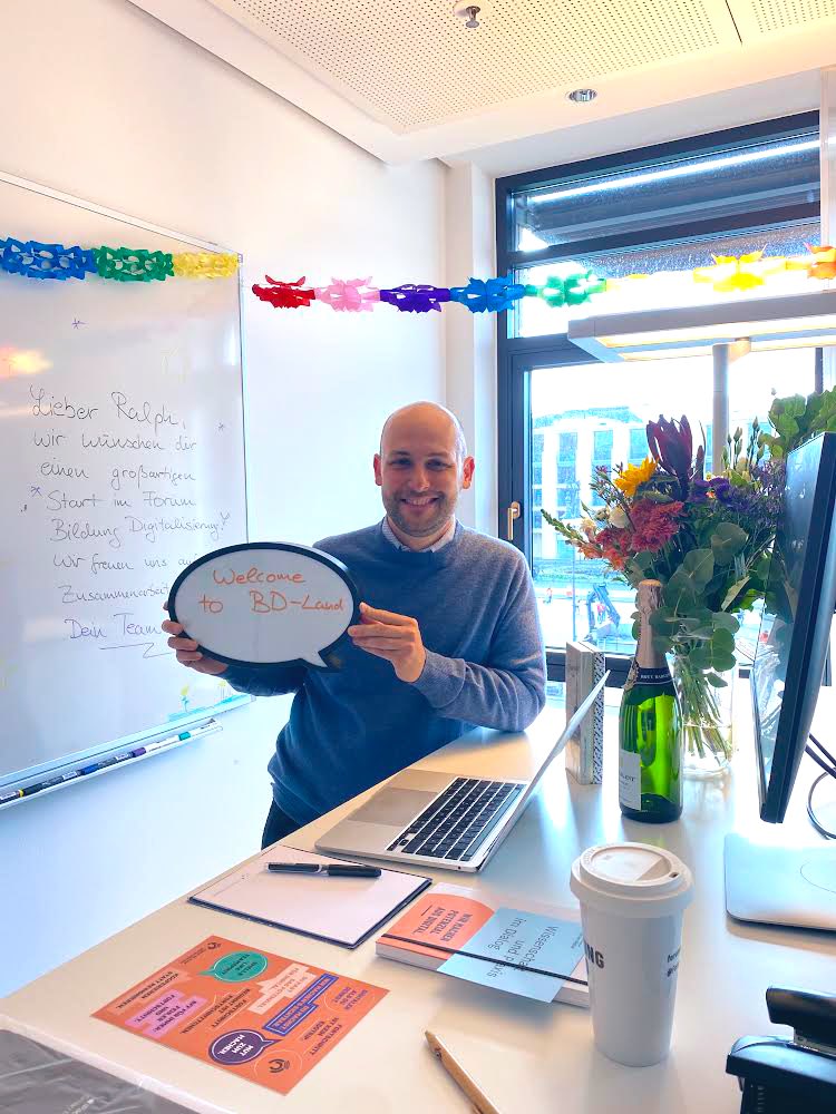 Danke für das großartige Willkommen und den tollen Start heute, <a href="/ForumBilDig/">Forum Bildung Digitalisierung</a>! Mega Team! Freue mich riesig! 🙏🤩🚀