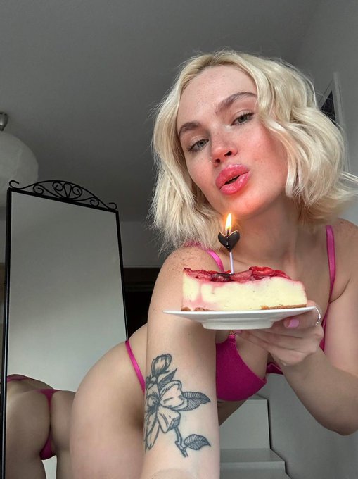 Happy Birthday to me! I'm so glad to have exactly the life that I have now 🩷 https://t.co/ktuyPNz1u8<a href="/tag/mvsales"class="tags"><span>#mvsales</span></a>