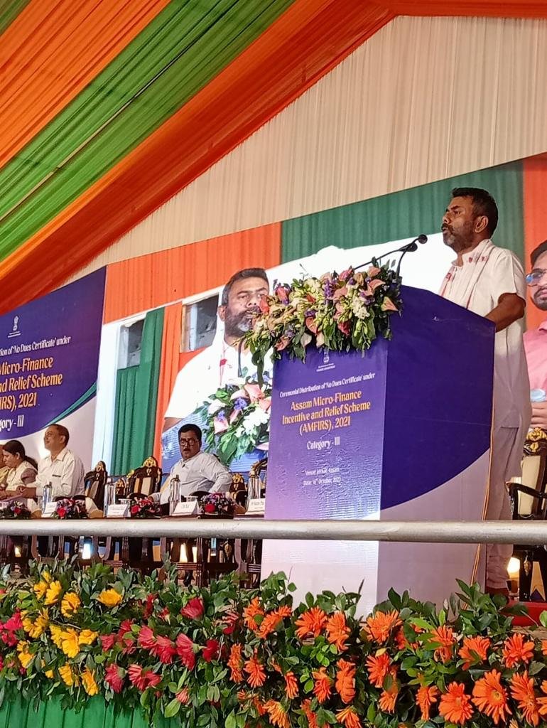 RKurmiOfficial's tweet photo. Honored to participate in the ceremonial distribution of the Assam Microfinance Incentive and Relief Scheme today alongside @AjantaNeog, @KamakhyaTasa , and esteemed guests.

Gratitude to HCM @himantabiswa Sir for spearheading this revolutionary initiative.
#AMFIRS https://t.co/bSpJRktGzf