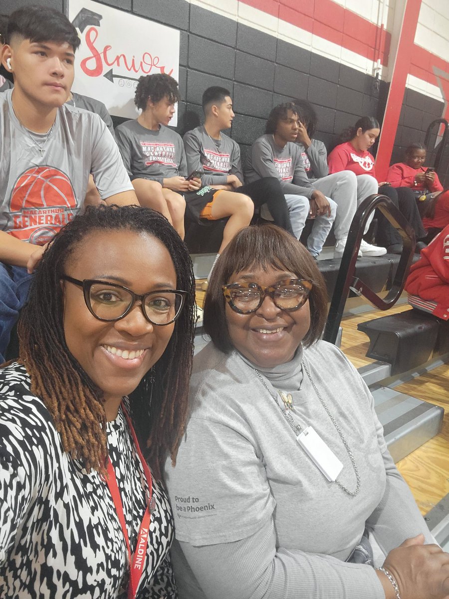 McDanielDiggs's tweet photo. Big Ups to @MacArthur_AISD and @NimitzHS_AISD, they had a successful #PartnerPE Unified Schools Event! Shout out to the #specialeducation teachers, @AldineHPE and @Aldine_APE for including our #SLC students, they had a blast! @AldineISD @aldinesped https://t.co/HJVmjwcbSQ