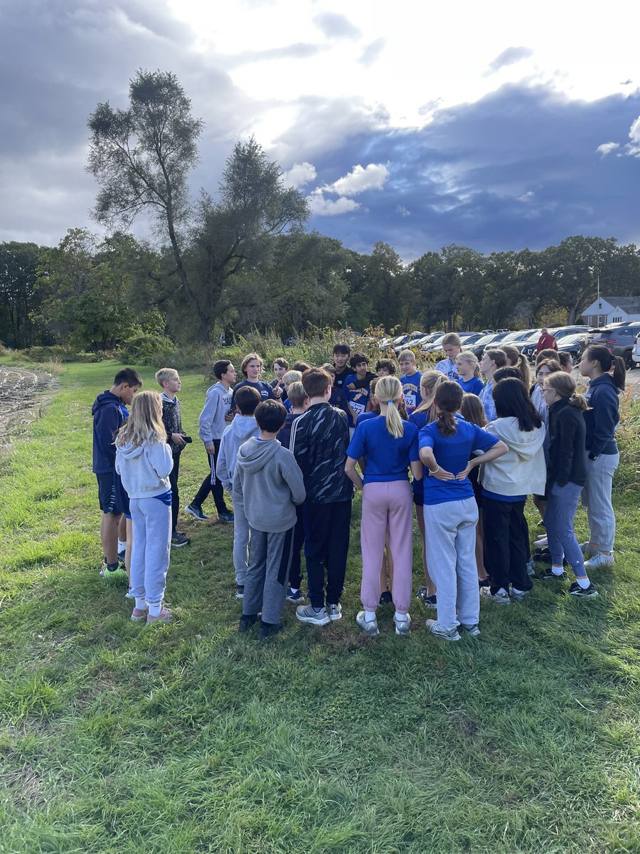 Great team effort today at the Carlisle Invitational.  Varsity boys finish 1st 🥇and girls 2nd 🥈. JV boys 4th and girls 3rd 🥉 <a href="/LexMinutemenAth/">Lexington Athletics</a> <a href="/MinutemenXCTF/">Lexington Cross Country - Track & Field</a>