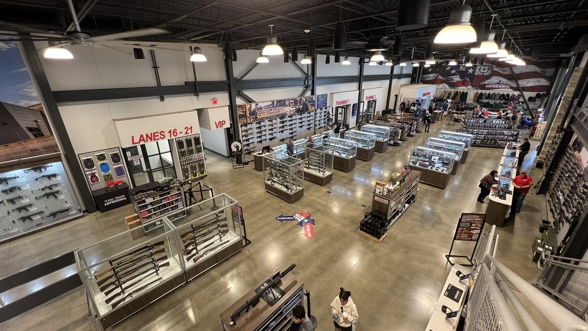LionheartInd's tweet photo. Lionheart had a great time showing off our Vulcan 9 during the Outdoor News America writers conference held at the Texas Gun Experience in Dallas last week. This place is amazing! https://t.co/QPdTnVHvph