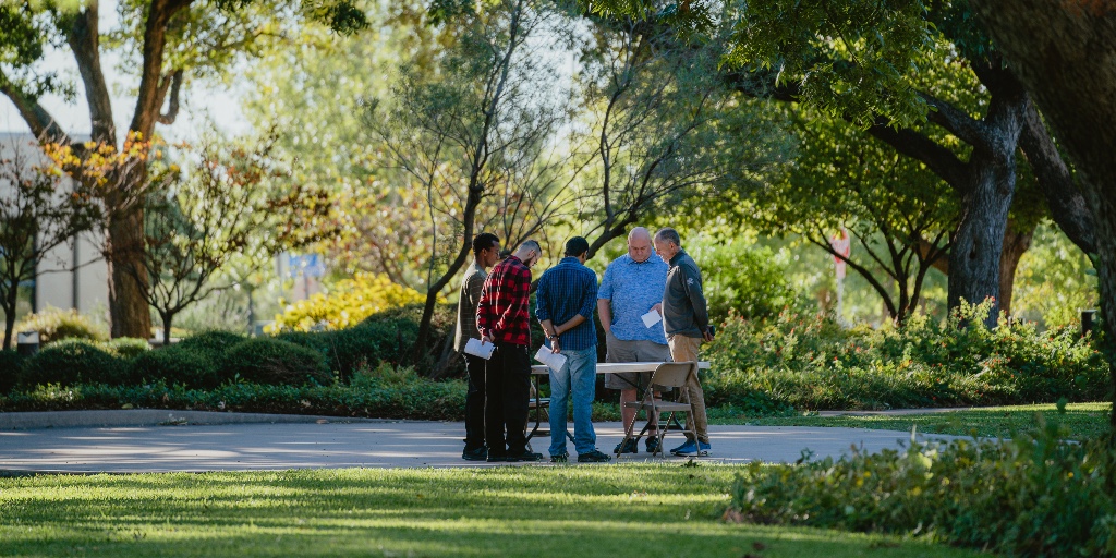 SWBTS's tweet photo. This past Saturday, the Southwestern community gathered for a day of prayer. For two hours, we walked the campus and prayed over different schools, offices, and student services. Thank you to all who joined us, both in person and all over the the world. https://t.co/8BEhcHSqZG