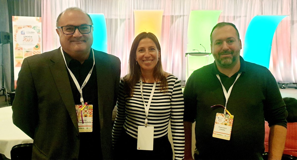 Toni_M_Arboleda's tweet image. We are a very strong community dedicated to #OpenEducation #knowledgeequity Great to see so many of you again in our #oeglobal23 @OpenEdGlobal presentation on @KnowledgeEN Thanks to KEN team as well @OpenResLeeds @anna_vater @PacoIniesto @celTatis @chrissinerantzi @paola5373
