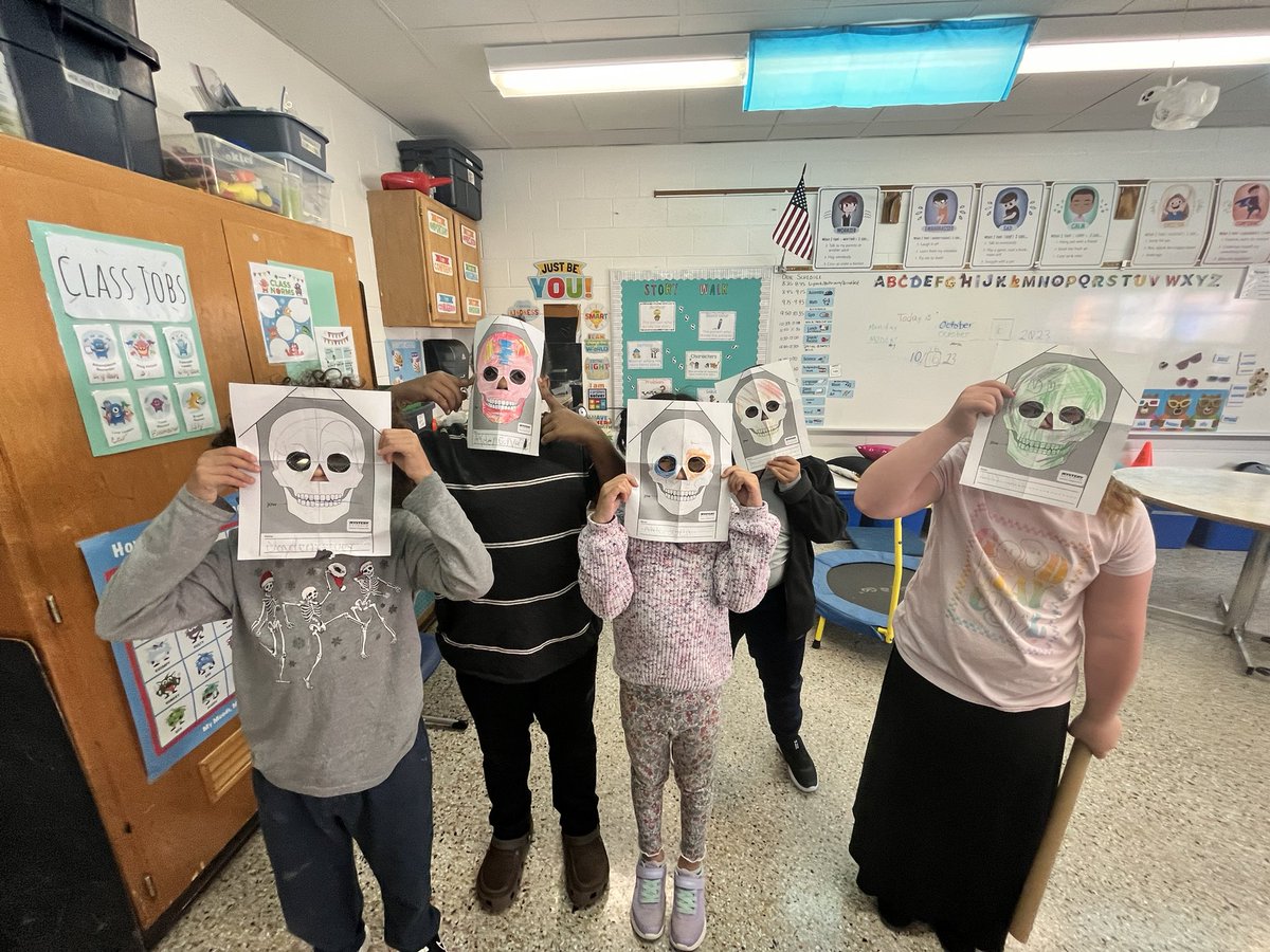 AstrosAAF's tweet photo. More #spookyscience from @MysterySci ! #specialeducation #teamaaf @SeeDotWilson @AlantonAstros https://t.co/vd0gbGNrRB