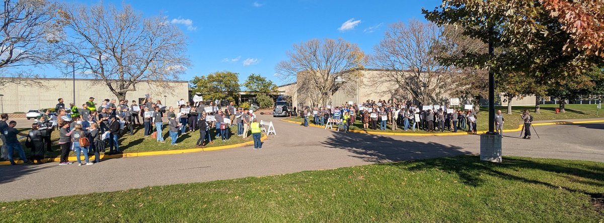 MSCFMN's tweet image. Faculty do what they ALWAYS do, SHOW UP
@MinnStateEdu
#stateofthesystem
#fairwagesnow
#respect
#settlethecontract
#mnleg