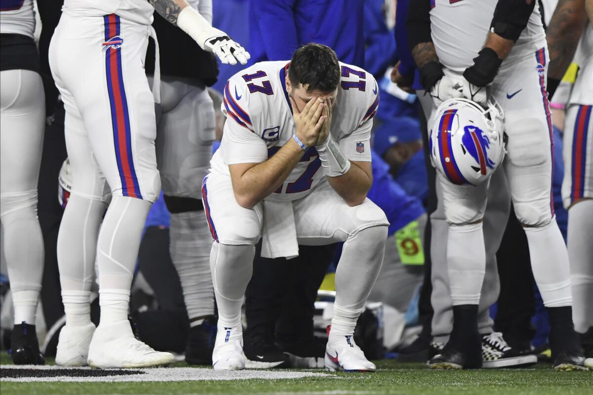 jusgotheresorry's tweet photo. @BillsOwnTua @MeatOozy @jamalbounassif_ @MiamiDolphins @Lexus @Tua and yet the boy ain’t blubbering all the time like this little bitch lmfao https://t.co/0ZbiCO3Ff6