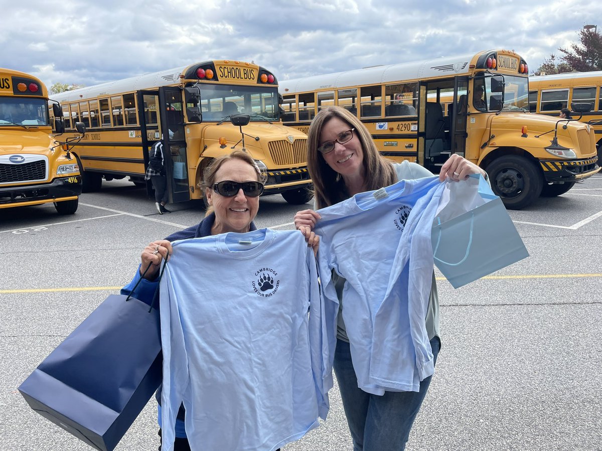 AgansPrincipal's tweet photo. @CambridgeHS1 LOVES our Bus Drivers! Happy Bus Driver Appreciation Day!!! So thankful for your work and dedication to getting our students safely to school and back home. THANK YOU! 🐻💙🚌 @FultonZone7 @FultonCoSchools https://t.co/xv2Qu3wr9d