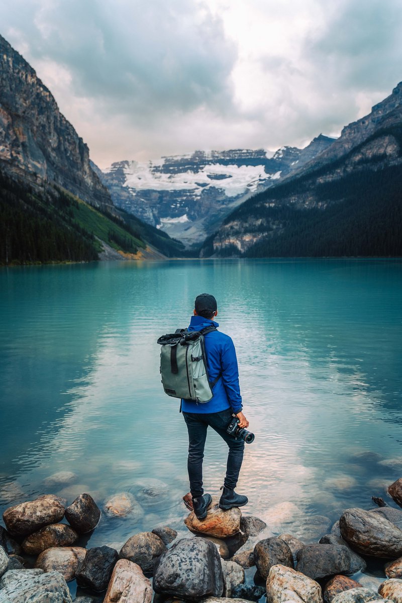 DeerLodge__LL's tweet photo. Wandering around the shores of Lake Louise is the best feeling in the world. 😍

👉 https://t.co/hMGdnd70KV

📸: Images of Canada https://t.co/dhiyH284MT