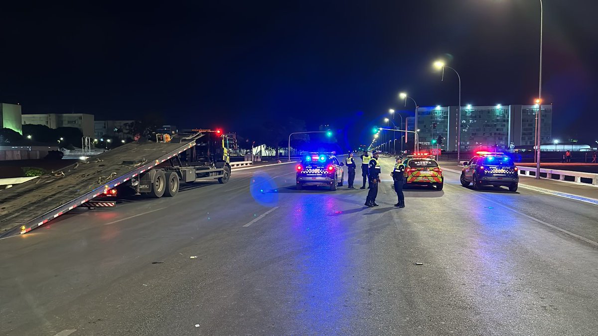 detrandfoficial's tweet image. 🚨 Entre a noite de quarta-feira (11) e a madrugada desta segunda-feira (16), o #DetranDF e a #PMDF, em ações integradas, autuaram 247 condutores que conduziam veículo sob efeito de álcool, em 9 operações realizadas no período do feriado prolongado.
👉 detran.df.gov.br/detran-df-e-pm…