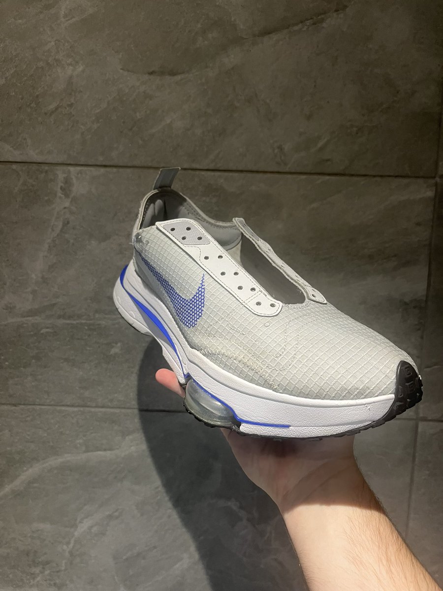 It’s fair to say these Nike Air Zoom’s had seen better days🥴

A thorough clean and restore of both the sole and material has got them back looking fresh🧼

Direct message us for more information and prices!
