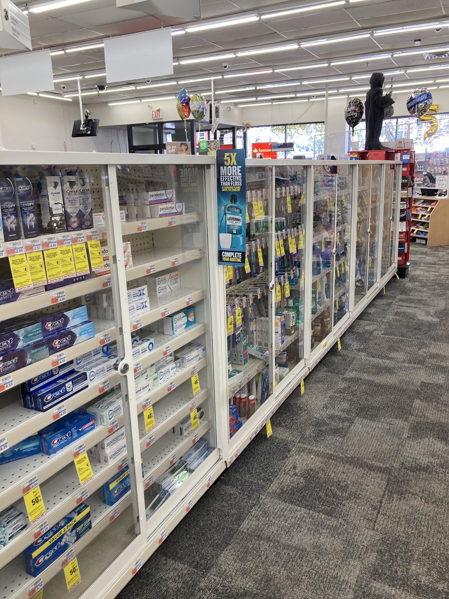 ramonathemona's tweet image. My heart breaks because my local @cvspharmacy had to come to these measures. Poverty and drug addiction has increased theft beyond a manageable point in the South Bronx. But unlike @Target they’re staying and I’m grateful for that. #southbronx #complexproblems