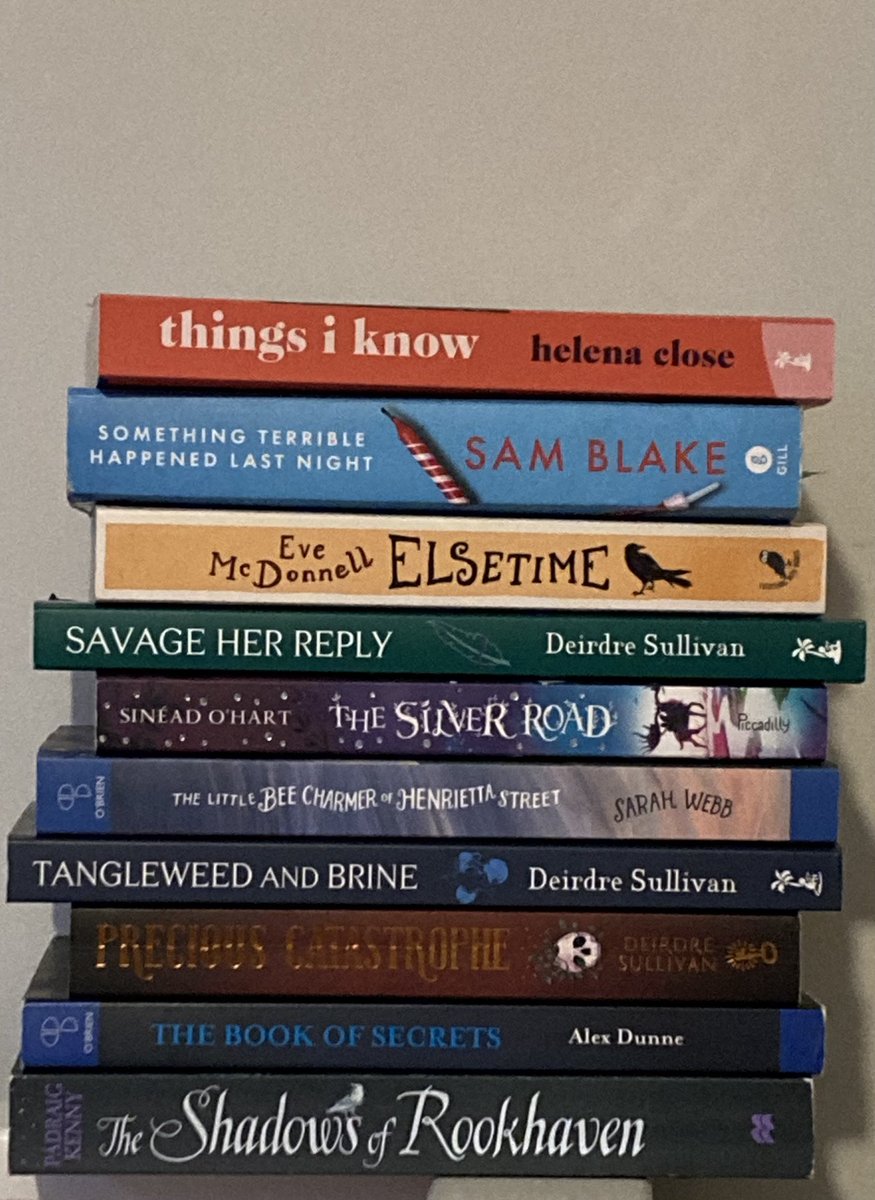 BotsBookShelf tweet media