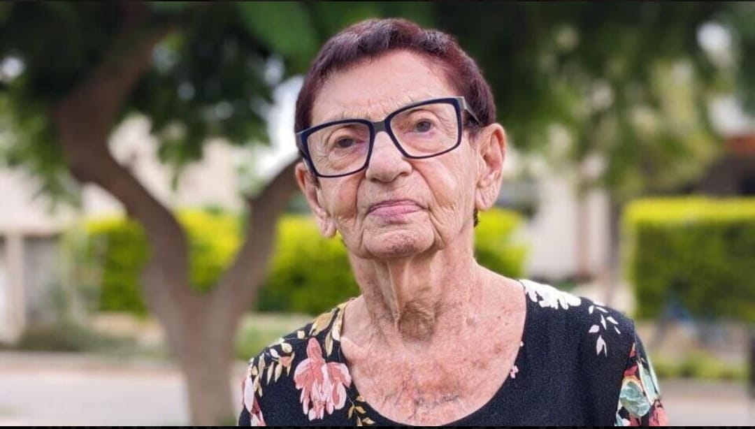 Tuée par le Hamas d'une balle dans la tête après avoir survécu à la shoah, Gina Smiatich avait 90 ans. Plus de mots .
Shot in the Head by hamas after surviving the Holocaust, Gina Smiatich was 90 years old. No words. 
#neveragainisnow