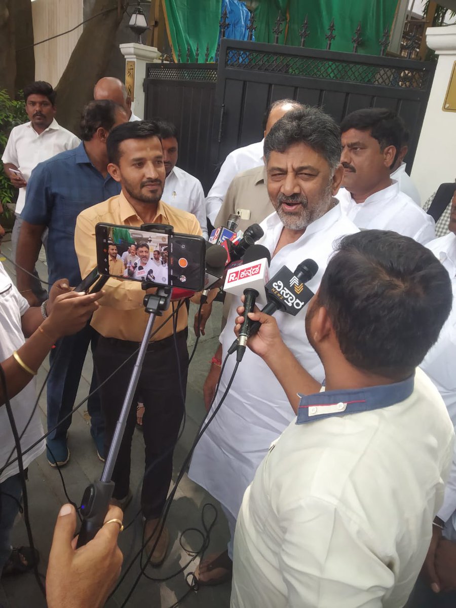 SowP88's tweet photo. @Madhu_Bangarapp 26-10-2023 ರಂದು ನಾಡು ಕಂಡ ಅಪ್ರತಿಮ ರಾಜಕಾರಣಿ ಮಾಜಿ ಮುಖ್ಯಮಂತ್ರಿಗಳು ಆದ ಬಂಗಾರಪ್ಪನವರ ಜನ್ಮದಿನದ ಅಂಗವಾಗಿ GPSTR ಶಿಕ್ಷಕ ಅಭ್ಯರ್ಥಿಗಳಿಗೆ ಆದೇಶ ಪತ್ರ ನೀಡುವು ಮೂಲಕ ಬಂಗಾರಪ್ಪನವರ ಜನ್ಮ ದಿನವನ್ನು ಸ್ಮರಿಸೋಣ ದಯವಿಟ್ಟು ಆದೇಶ ಪತ್ರ ನೀಡಿ.... https://t.co/bZzlxX2Ive