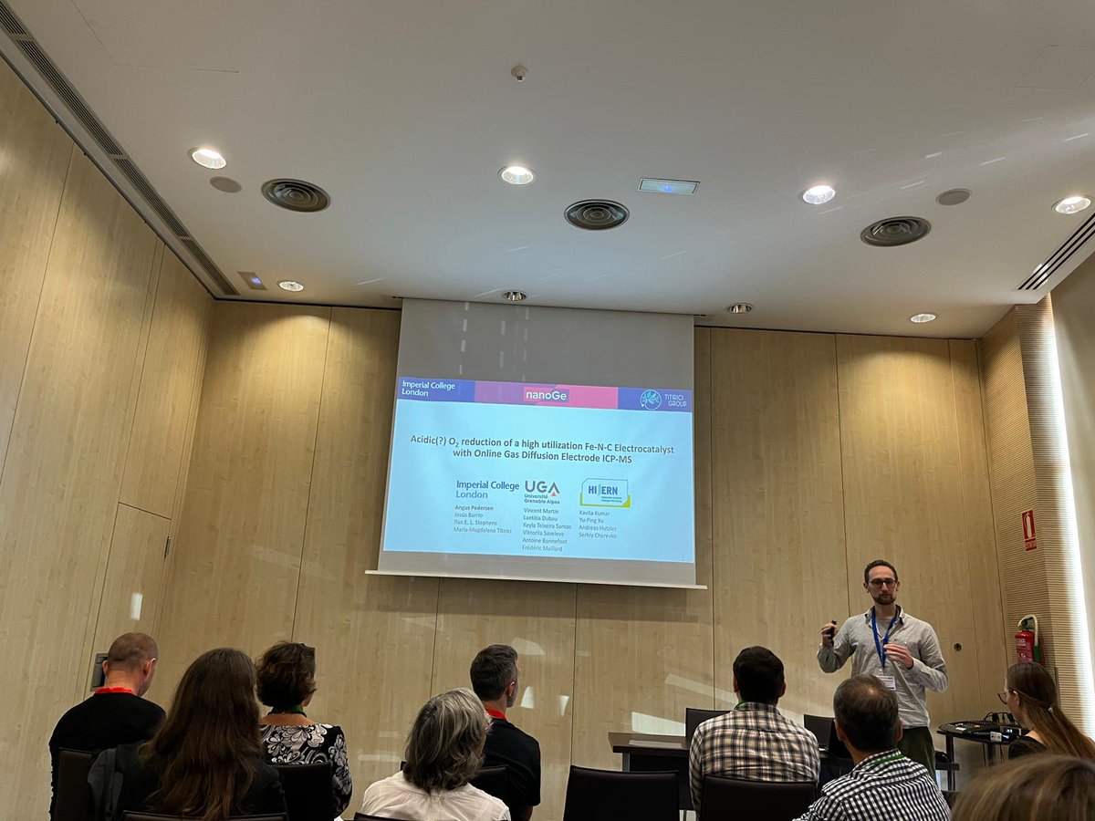 Pleased to share the latest collaborative research in Torremolinos @nanoGe_Conf. Now to enjoy the B̶e̶a̶c̶h̶ rest of the talks this week, including many from @titiricigroup and @Interfacial_EC ⛱️ ̵