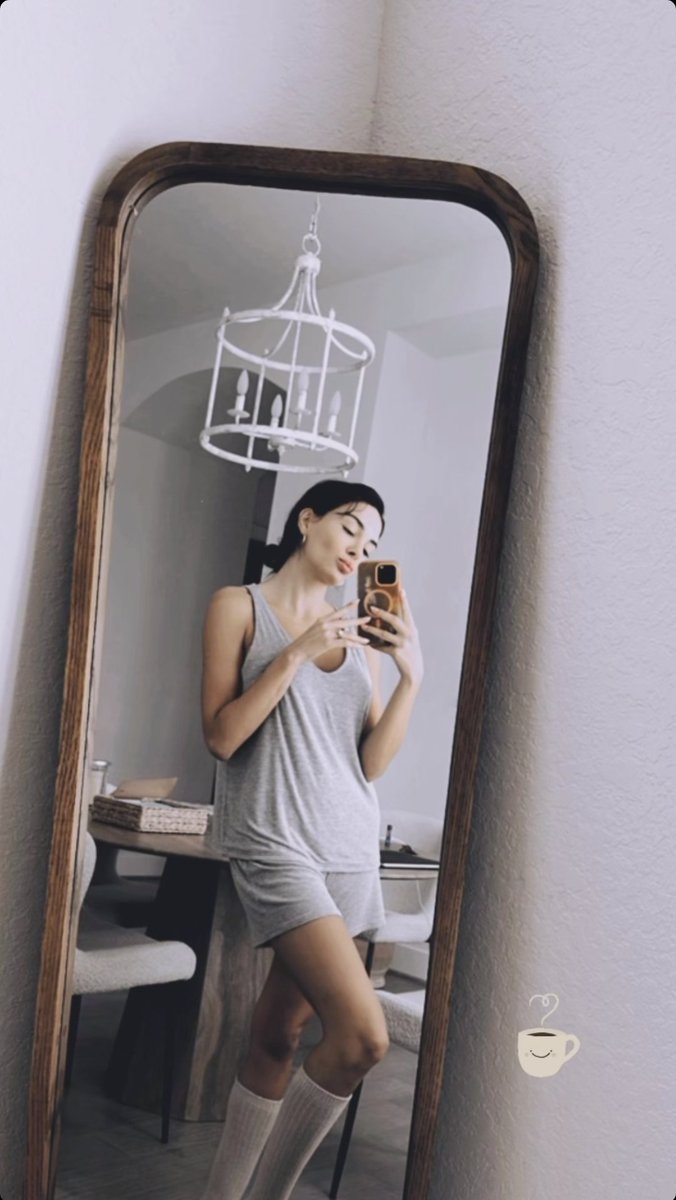 Ebru Şahin instagramdan yeni bir story paylaştı! 🤍
#EbruŞahin <a href="/rebrusahin/">Rebrusahin</a>