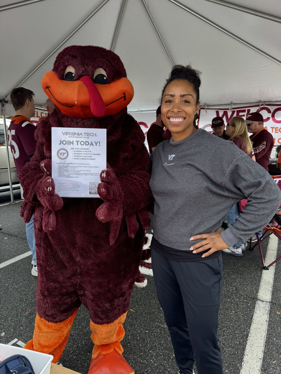 whitney_show4's tweet image. The best tailgates in town! Thank you @HethwoodMarket for sponsoring our Homecoming tailgate to welcome home 100+ former Virginia Tech Student-Athletes! The @TheHokieBird wants everyone to join the party &amp;amp; sign up for @VTMonogramClub today!