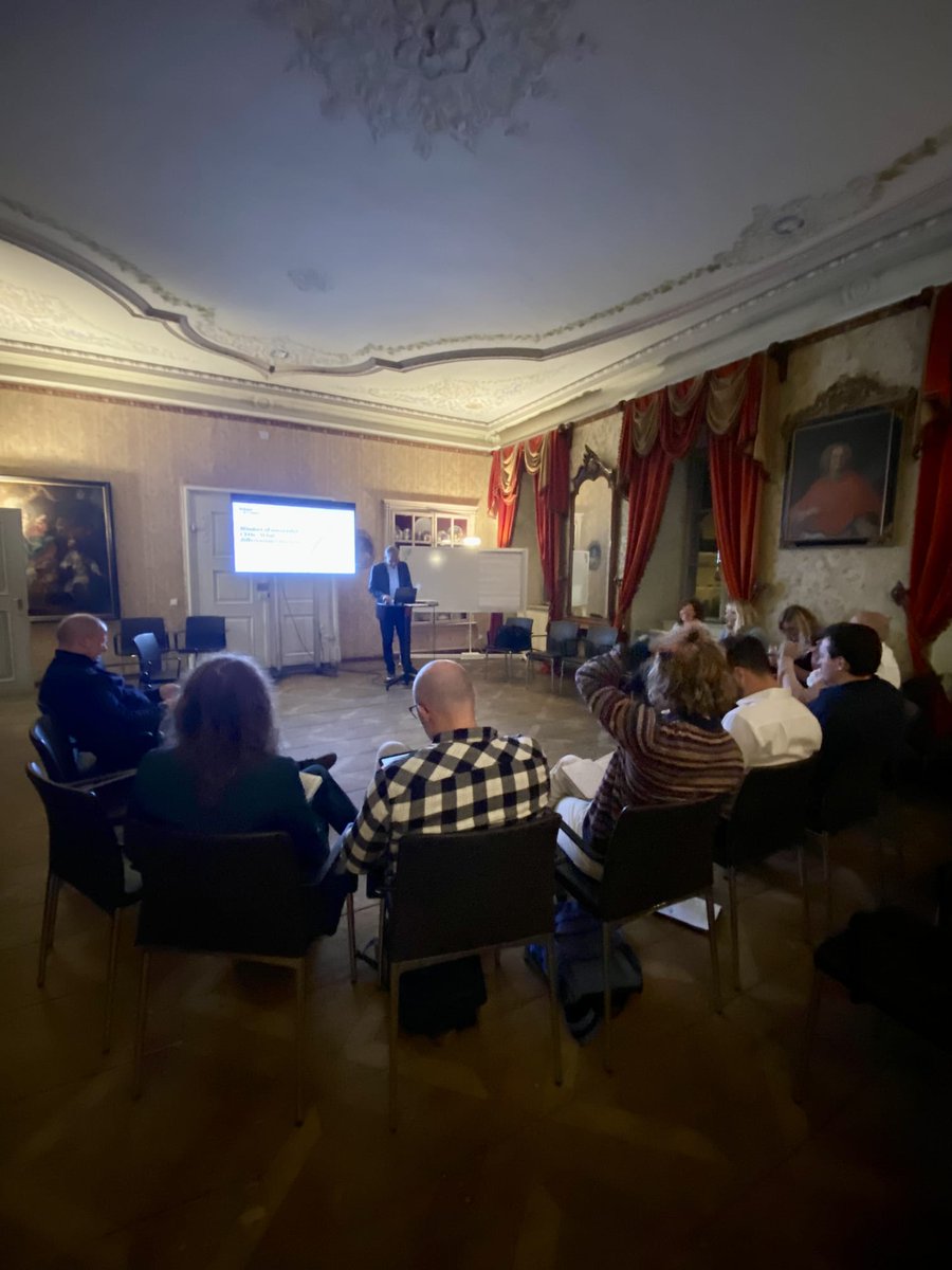 vladbspm's tweet image. Making friends and making memories - 4th High-Performance Leadership Forum
@TU_Muenchen
@UQ_News
@EdinburghUni
@ToddLoughead
@KatrienFransen
@Lefebvre_JS