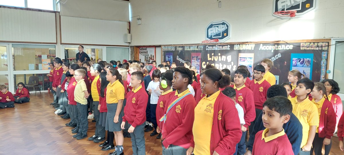 Year6Chantry1's tweet photo. Fantastic Harvest assembly this morning. Years 5 and 6 put on an excellent performance 👏🏻 Thank you to everyone who donated to the foodbank. #unity #generosity #pioneerpromise https://t.co/gRHpSBqOuu