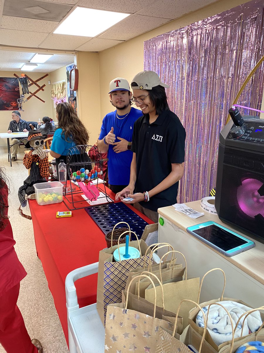 On October 12th Brothers and Pledges had Bingo Time with La Paloma Adult Day Care in Kingsville, Texas 

As business leaders, DSP understands the importance of giving back to our community. Moments like these remind us of the power of impact we have on our community. 💜💛