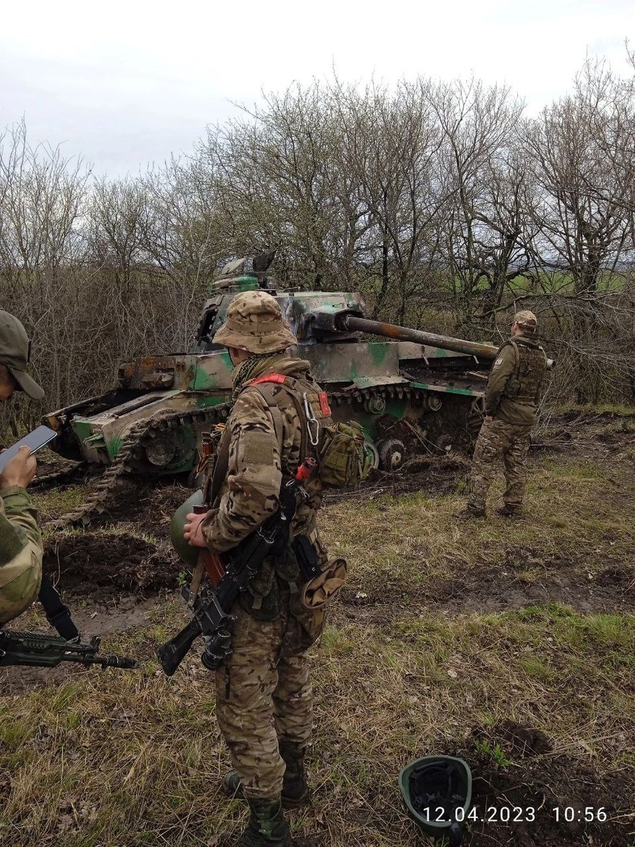 AndreiBtvt's tweet photo. Strange finding in war - german WW2 Pz. Kpfw. IV https://t.co/2SO4jgGt5q