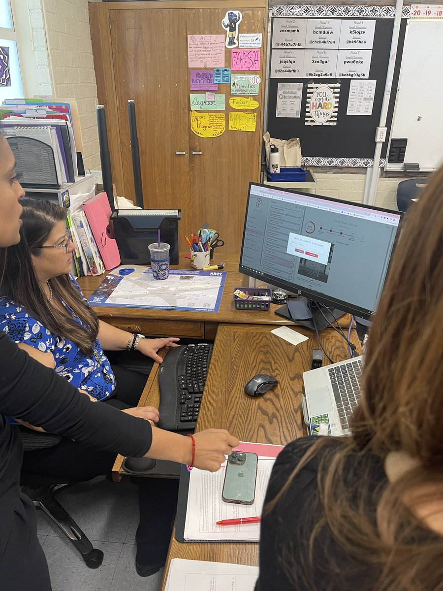 PUSDMrsPalmer's tweet photo. So grateful to have the @PrismsOfReality creator here to coach Ms. Croy! @PomonaHighPUSD #mathinreallife #VR #problemsolvingteaching https://t.co/eHjbqDPC3A
