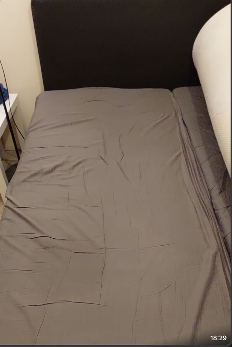 StHouVastNL's tweet photo. Voor iemand zonder bed en geen geld om het aan te schaffen, iemand op of onder het minimum heeft #TwitterHelpt een #boxspring bed
Het bed is 200x160x50 en de matrassen zijn netjes.
Je moet wel zelf het vervoer regelen en ophalen in #Dordrecht voor 05-11-2023
Bij interesse melden in mijn DM 🙏😊❤️
Er wordt gecheckt of je tot onze doelgroep behoort
@LovePeanut5 @flyingBianca @MaritzaVisser @AdvoHetty @DimitriVistick