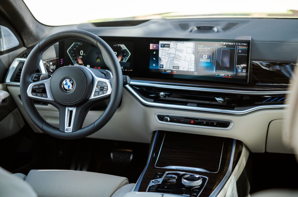 BertOgdenBMW's tweet image. Let us introduce you to the epitome of #Luxury and power, the #BMW X7 M60i. 

This ultimate #DrivingMachine offers unparalleled performance and sophistication.🙌  

Discover all of the features this vehicle can offer you at bit.ly/3EH9avd or call 956-477-3245.