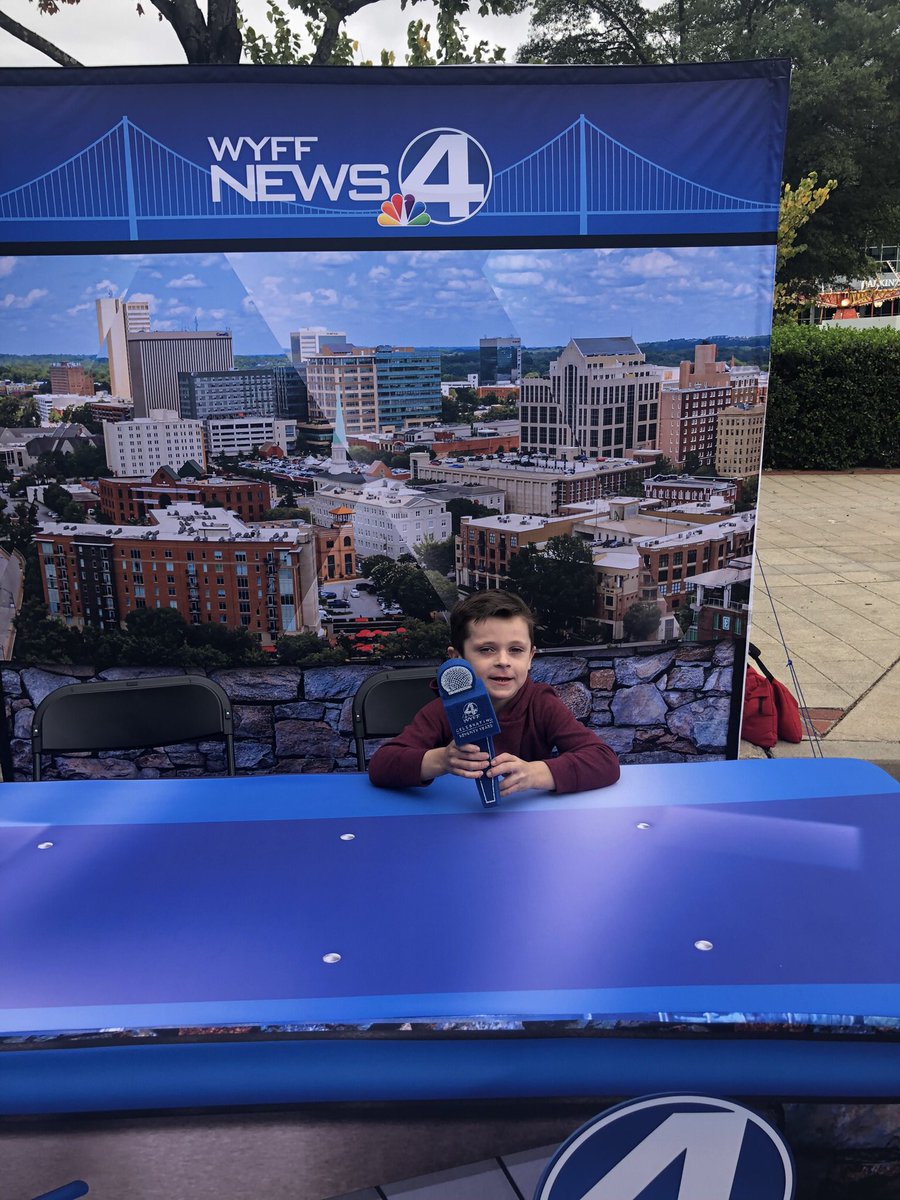 MarcRyanOnAir's tweet photo. Had the BEST time at #FallForGreenville with the fam yesterday.
Such a showcase for the Upstate!
Gamecock fan Michael recognized us and said hello. He said “Give my team hell, Marc!” ✅
90% of #Gamecocks fans are good ppl. It’s a shame they have to answer for the bottom 10%! https://t.co/90H92RloKb