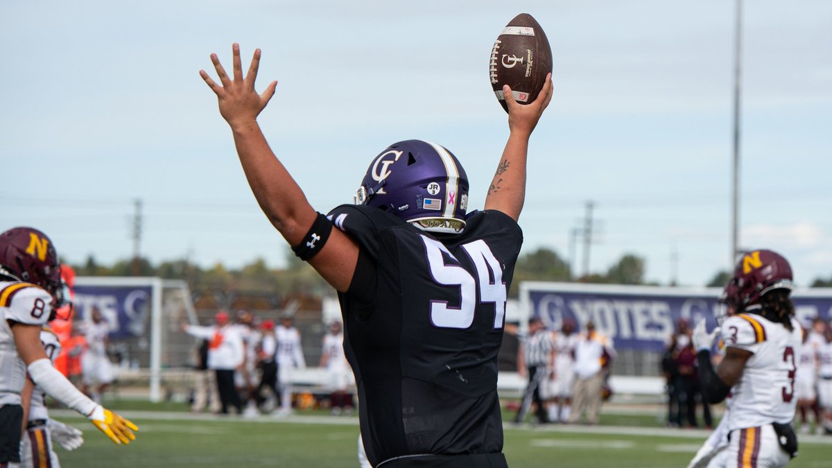 collegeofidaho's tweet photo. Another great performance by our football team on the field this past Saturday and it was great to see so many friends and family enjoying all of the festivities.
#YoteFam #Alumni #ComeWinWithUs #CloseKnitCommunity
https://t.co/fgg3qjAB7h https://t.co/sSdMMgJ5OM
