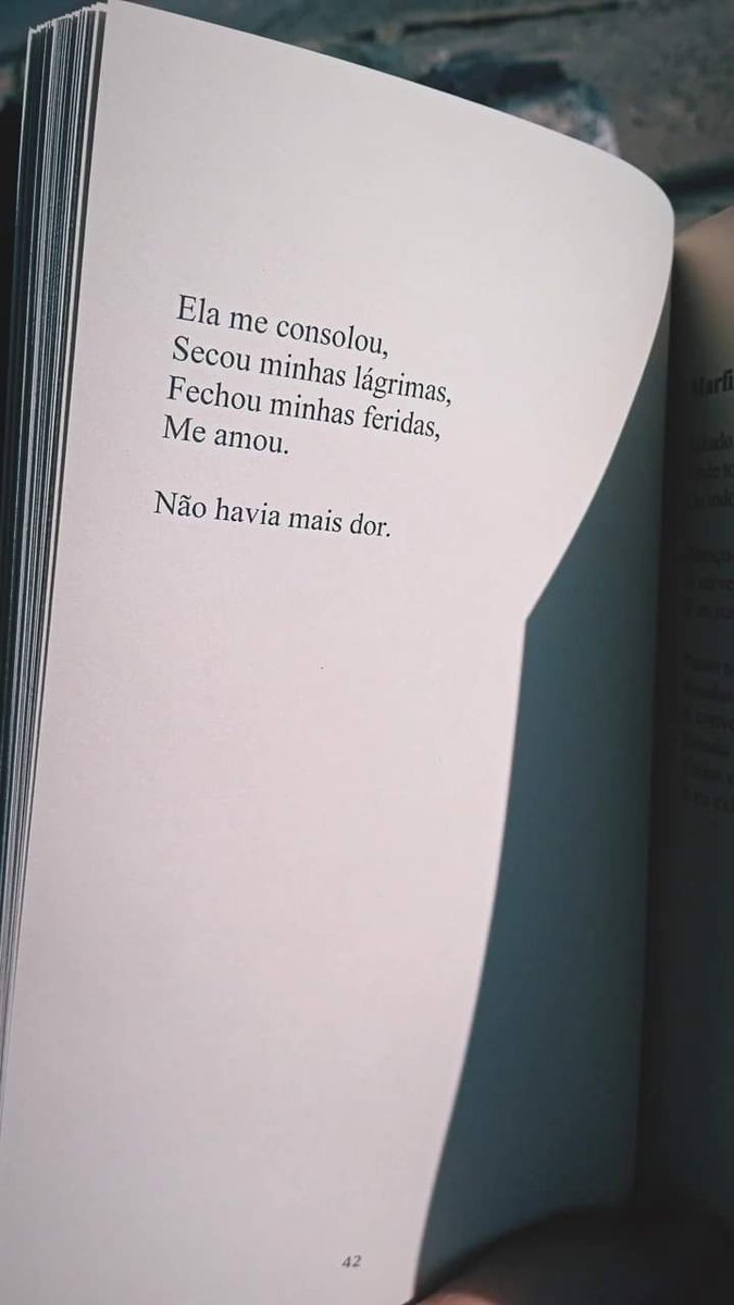 diegosantannapp's tweet photo. Do meu livro: "Não Existem Mais Borboletas". Em breve disponível para venda! Versão Física e Digital. 🥺🦋😍
.
#escritor #literatura #poesia #frases #charlesbukowski #amor #escritos #libros #escritores #poemas #poeta #poema #textos #versos #livros #autor #letras #arte #escribir https://t.co/k7H5QhVVBo