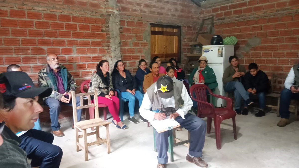 iicaparaguay's tweet photo. Proyecto Plantas Medicinales 🌿| Capacitación sobre normativas para la producción orgánica | Socialización de la Ley 6286/2019 del #VMAFC del @magparaguay con beneficiarios del Comité Amas de Casa de Mauricio José Troche del Dpto. Guairá | Acuerdo #AECID #MAG #IICA https://t.co/g3MA55g9wS